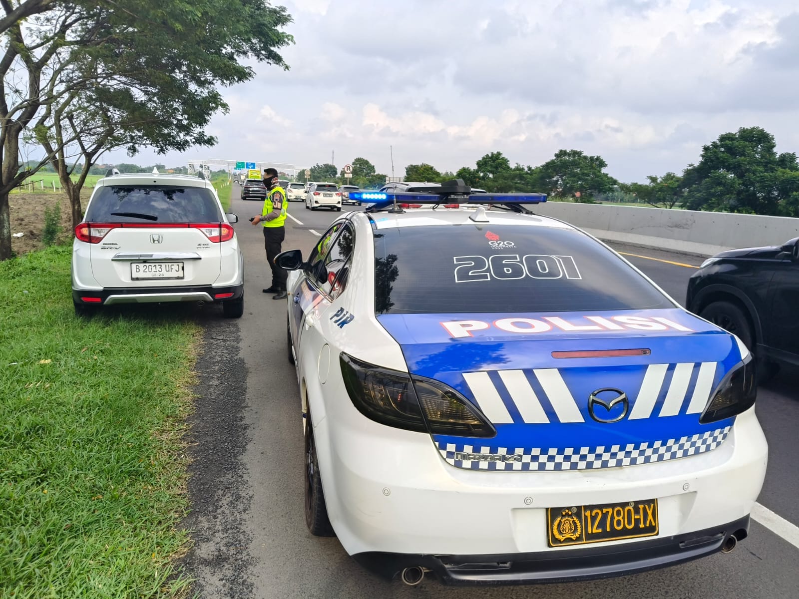 Demi Keselamatan, Polda Jateng Larang Pemudik Beristirahat di Bahu Jalan Tol