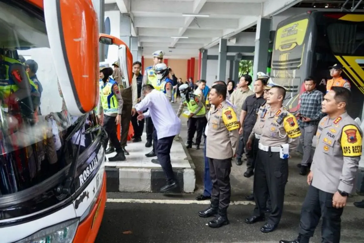 Kapolda Jateng Tinjau Kesiapan Terminal Mangkang Jelang Mudik Lebaran