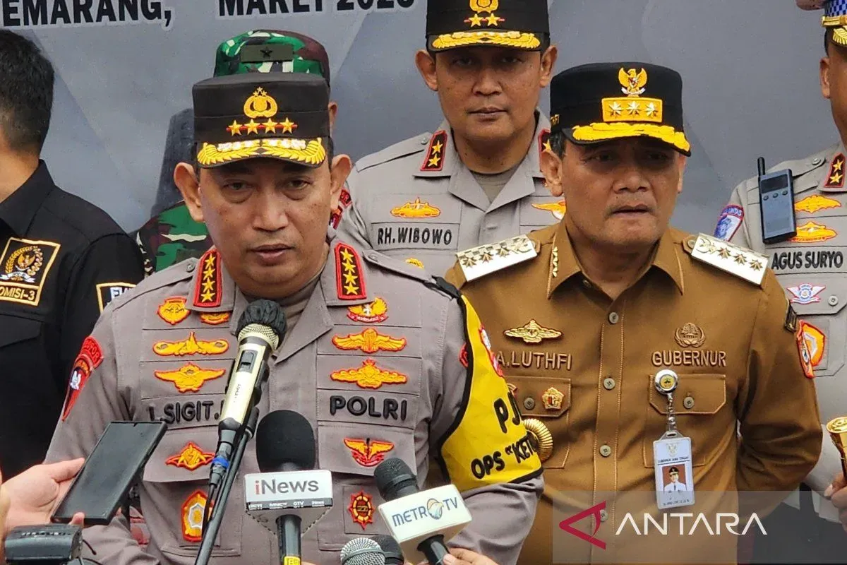 Kapolri Tinjau Pelayanan di Gerbang Tol Kalikangkung Semarang Jelang Arus Mudik