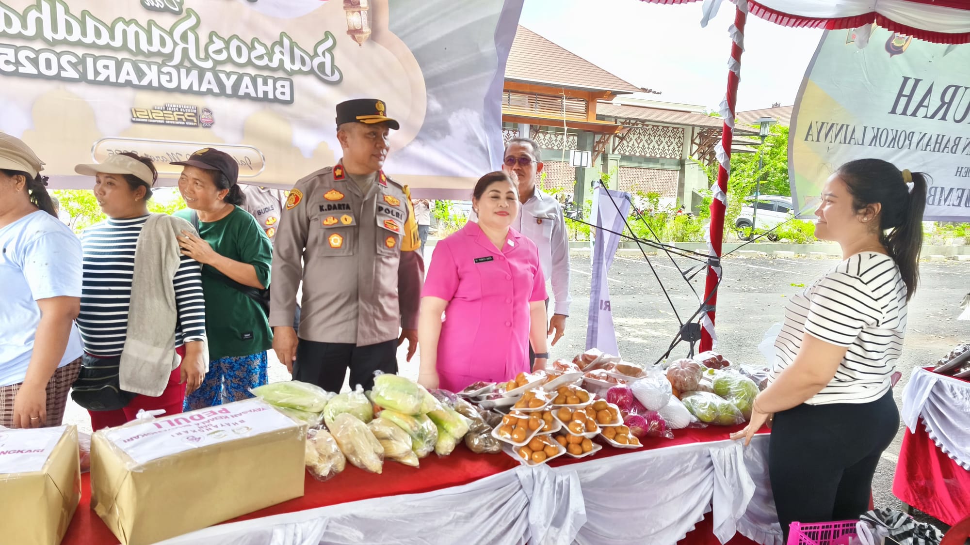 Dukung Warga Kurang Mampu, Polres Jembrana Hadirkan Pasar Murah Jelang Hari Raya
