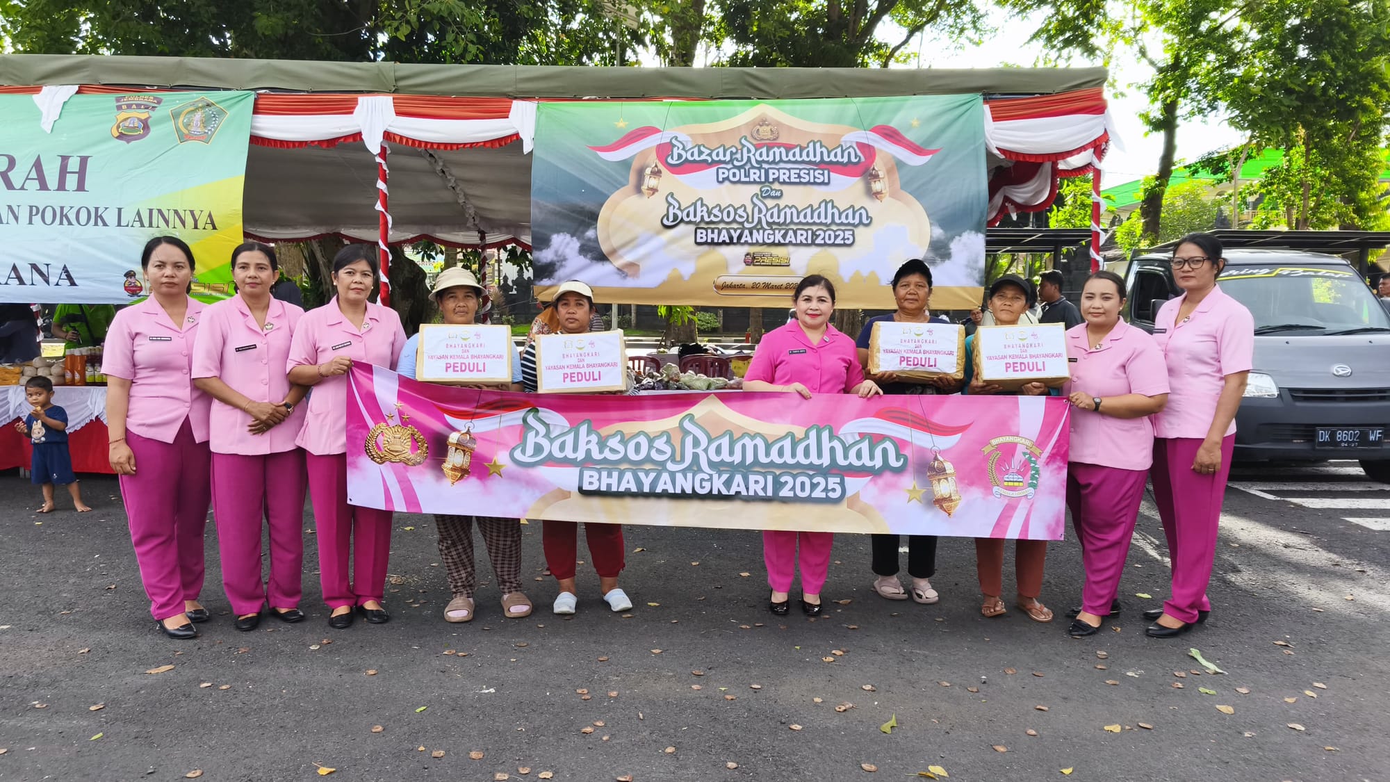 Bantu Masyarakat Jelang Hari Raya, Polres Jembrana Adakan Pasar Murah