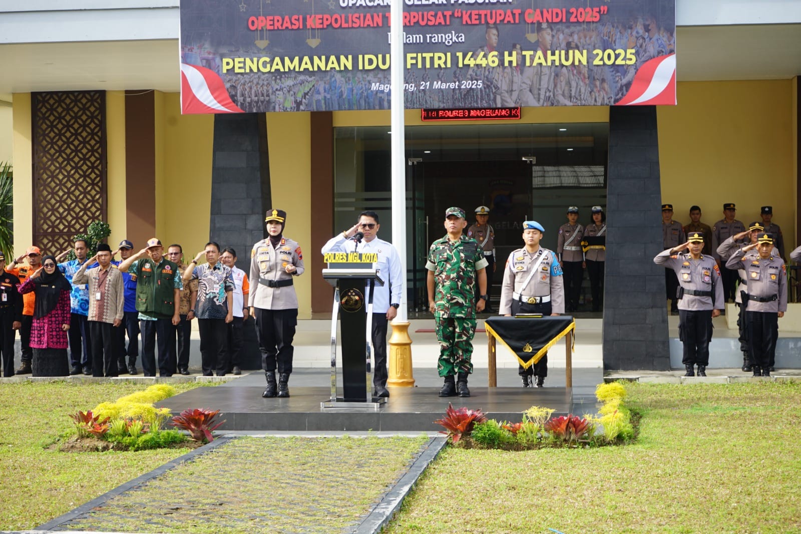 Apel Gelar Pasukan Operasi Ketupat Candi 2025 Polres Magelang Kota