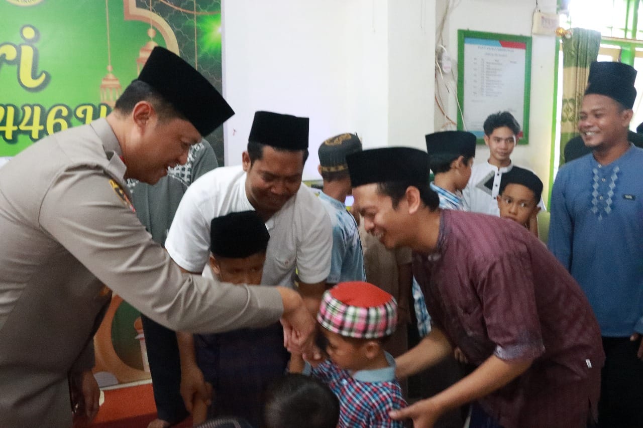 Safari Ramadan di Polres Barut, Kapolda Kalteng Beri Santunan dii Panti Asuhan Khoirunnas Muara Teweh