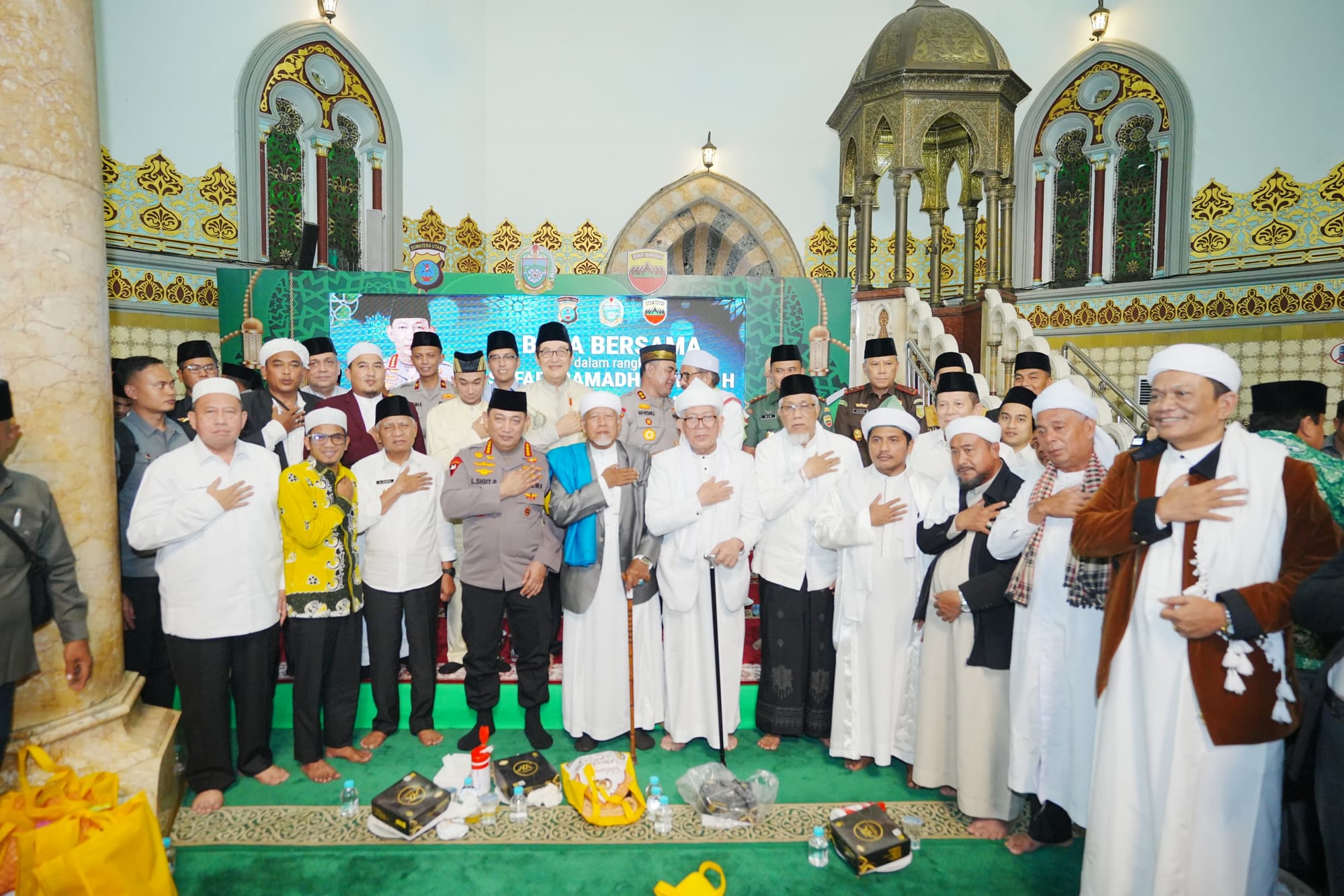 Kapolri Safari Ramadan di Medan: Perkuat Sinergi TNI-Polri dan Kepedulian Sosial