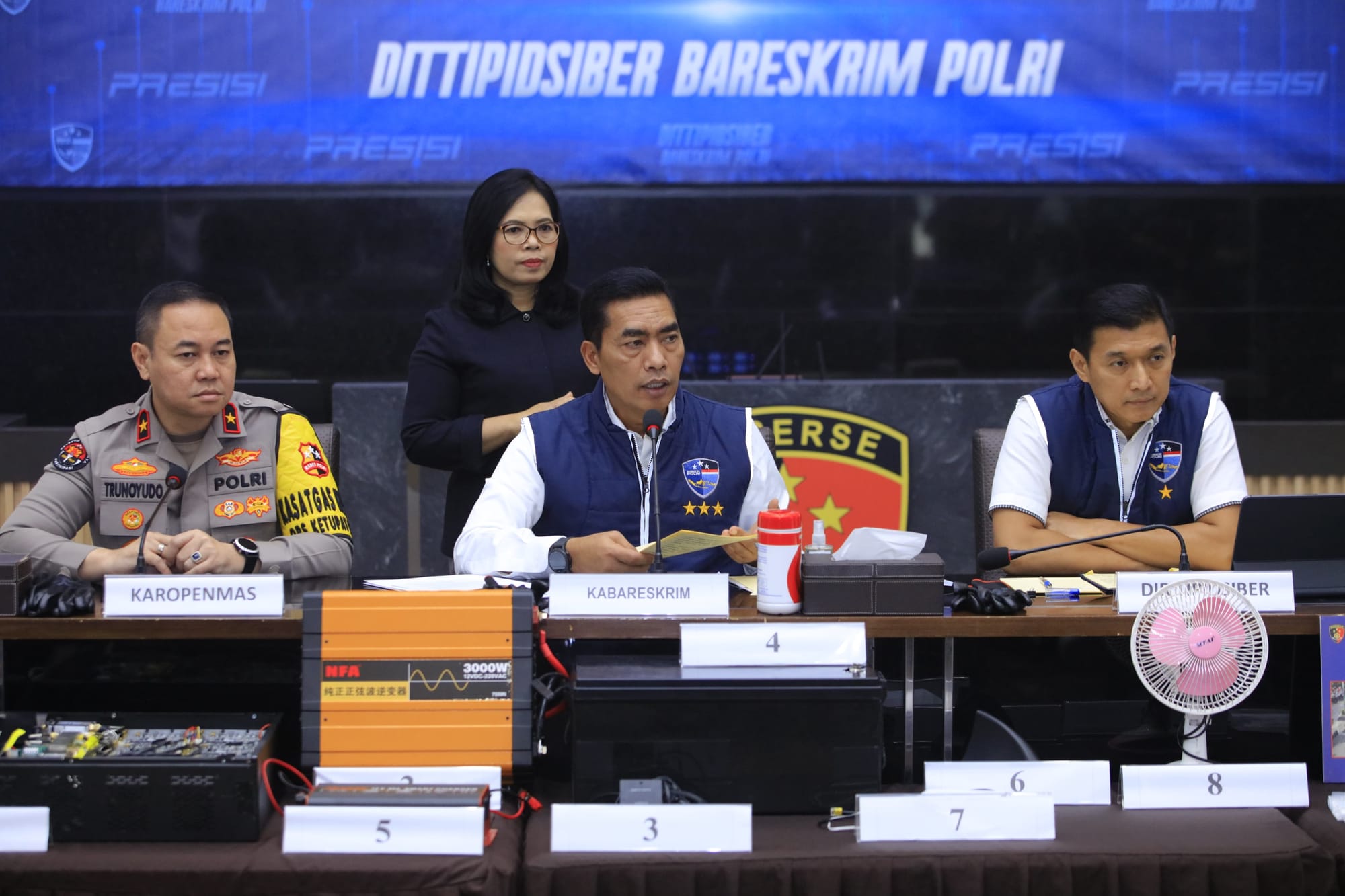 Sindikat Penipuan Online Terungkap, Dua WNA Cina Ditangkap di SCBD