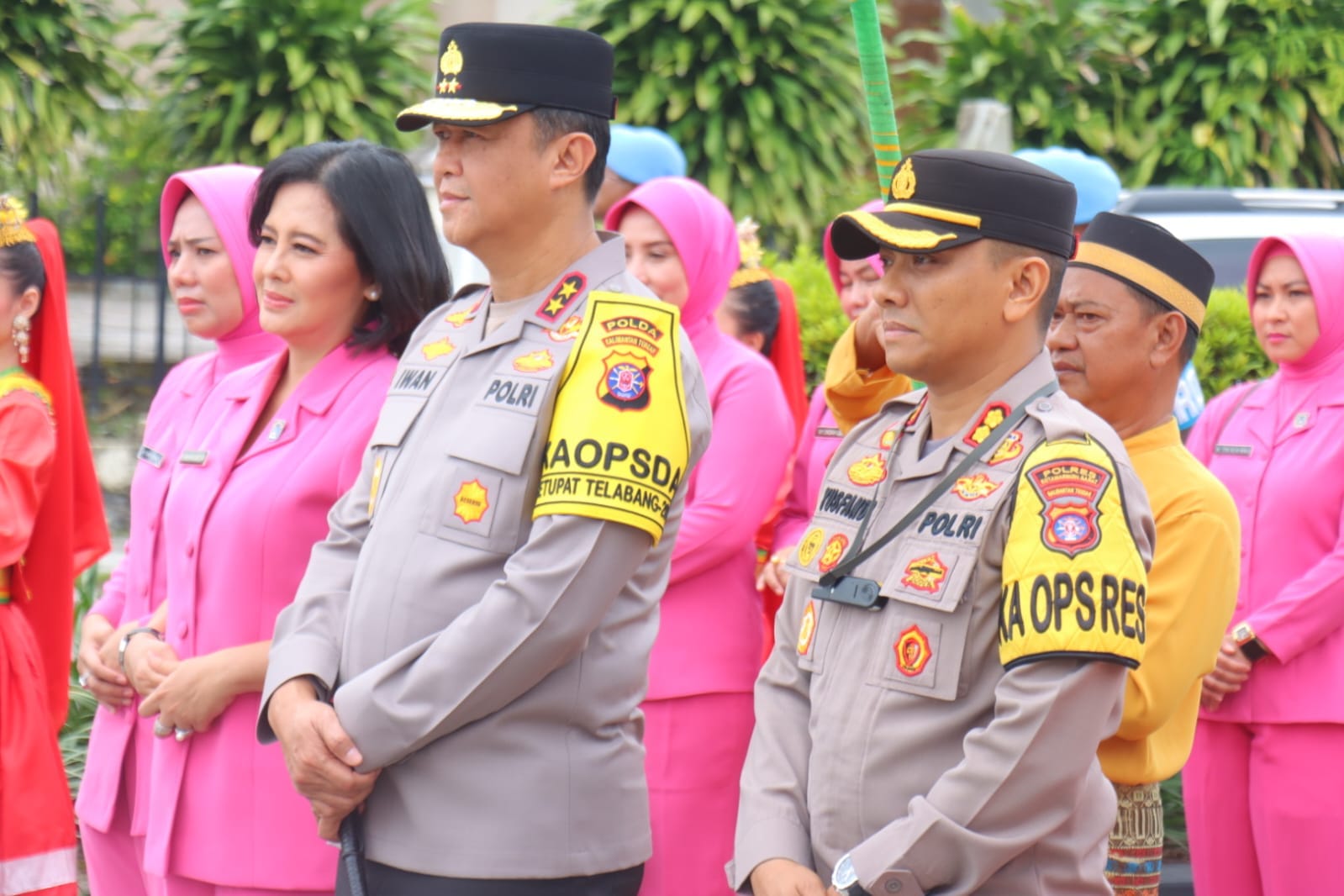 Kunjungan Perdana ke Polres Kobar, Kapolda Kalteng Terima Penyambutan Adat