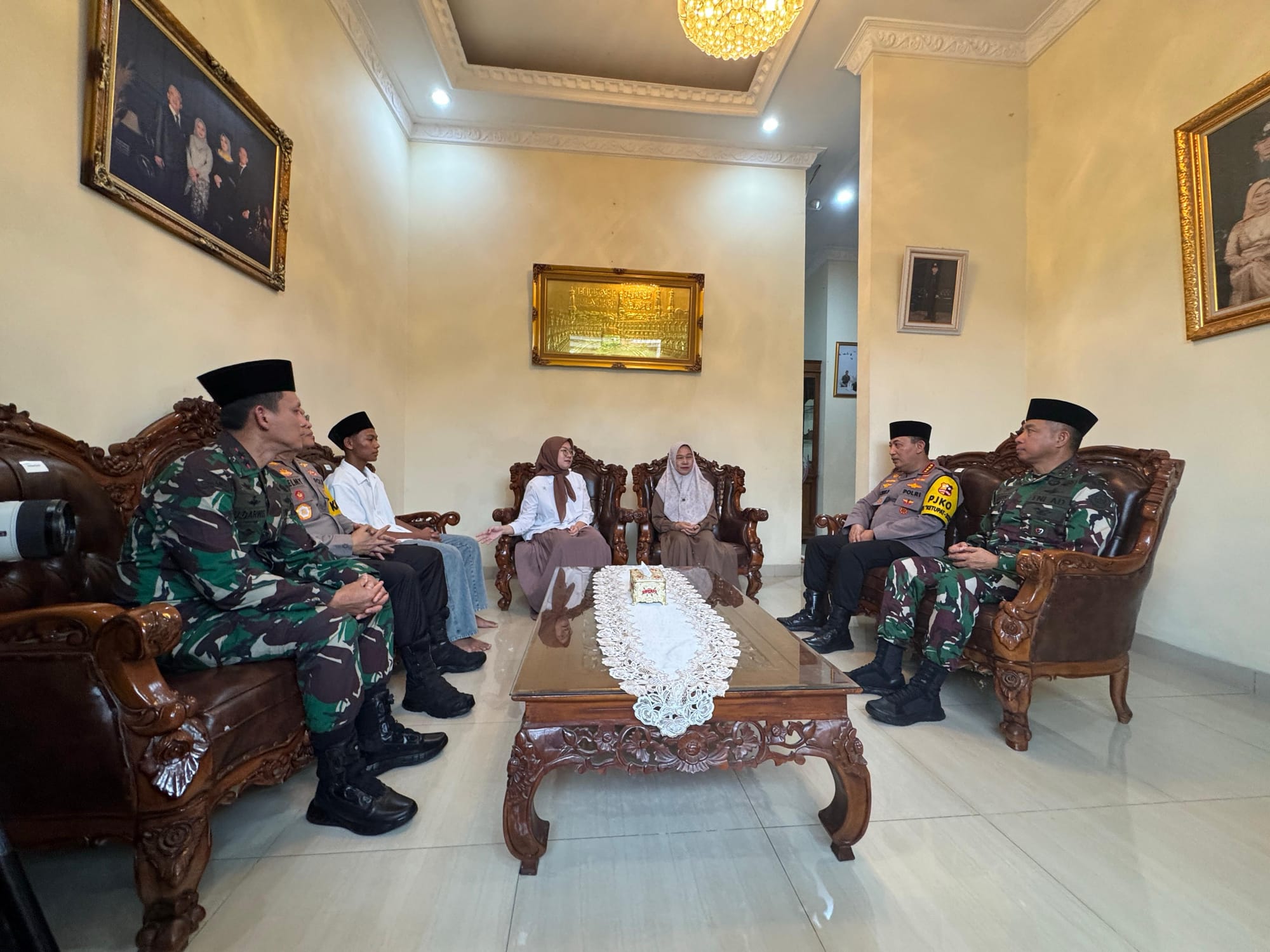 Kapolri Berikan Penghargaan Rekpro Bintara ke Daffa, Sepupu Almarhum Briptu Ghalib