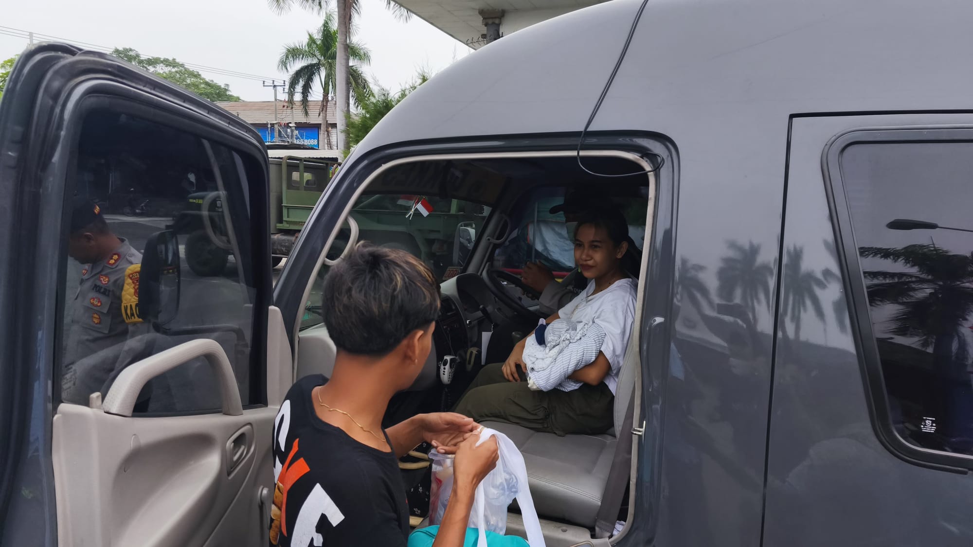 Bayi 5 Hari Terjebak Antrean Mudik, Polres Jembrana Bertindak Cepat