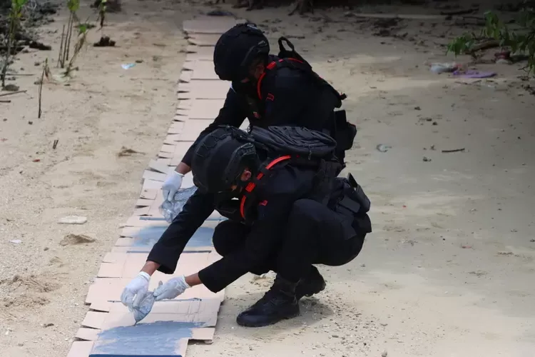 Puluhan Kilogram Bahan Petasan di Jepara Dimusnahkan oleh Tim Gegana