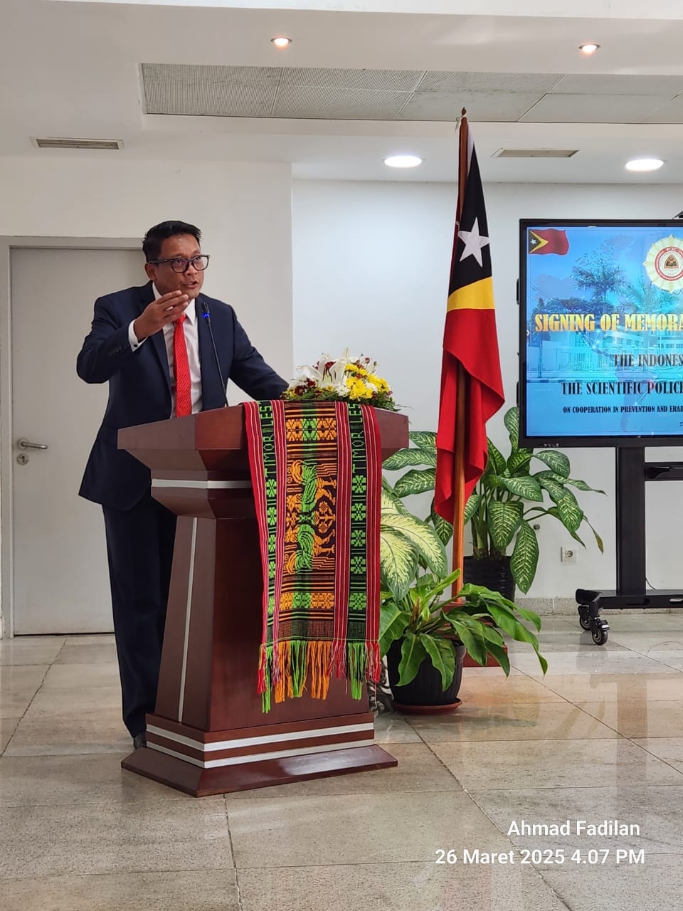 Kapolri Dianugerahi Penghargaan Tingkat Insignia dalam Ordo Timor-Leste