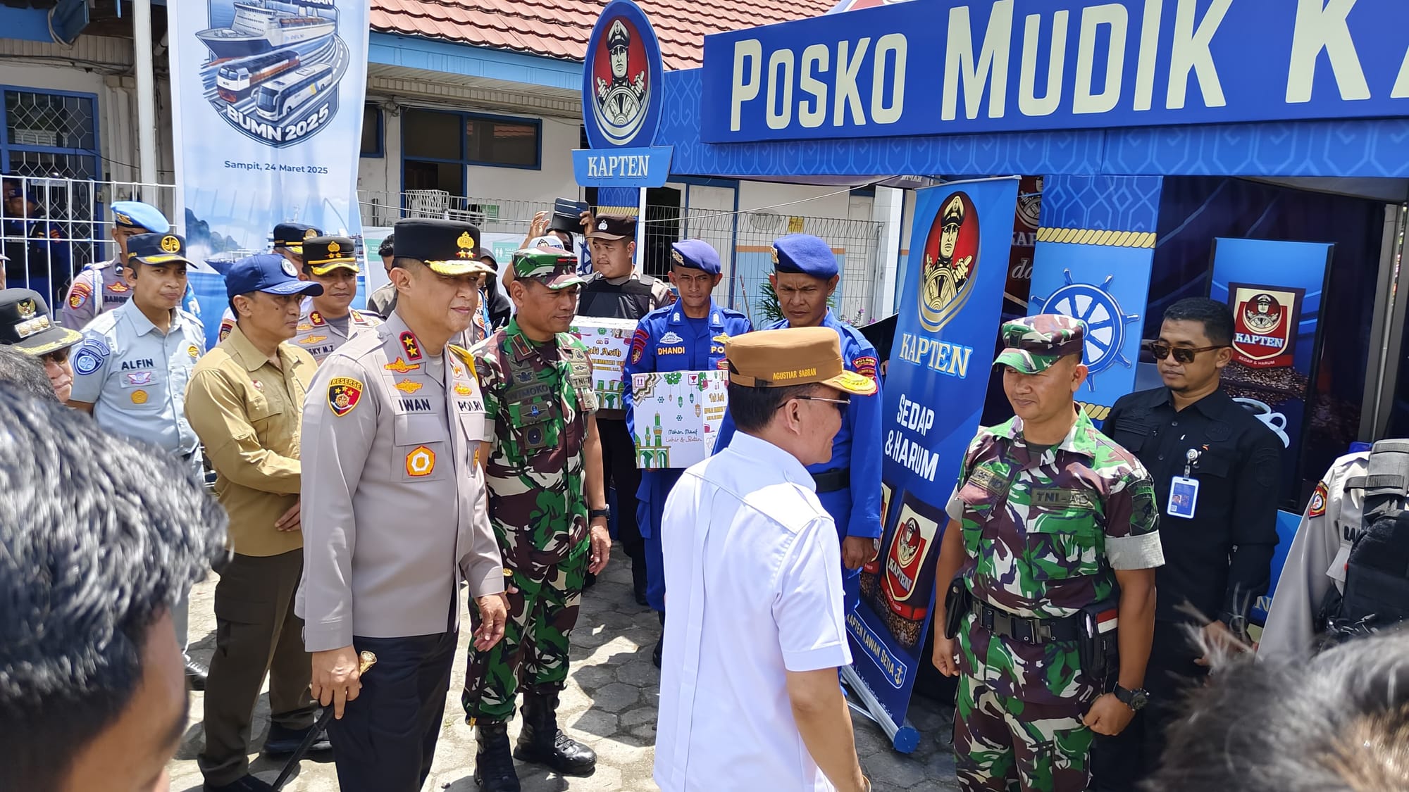 Pastikan Ketersediaan Sembako dan Keamanan Mudik, Kapolda Kalteng Bersama Gubernur Sidak di Sampit