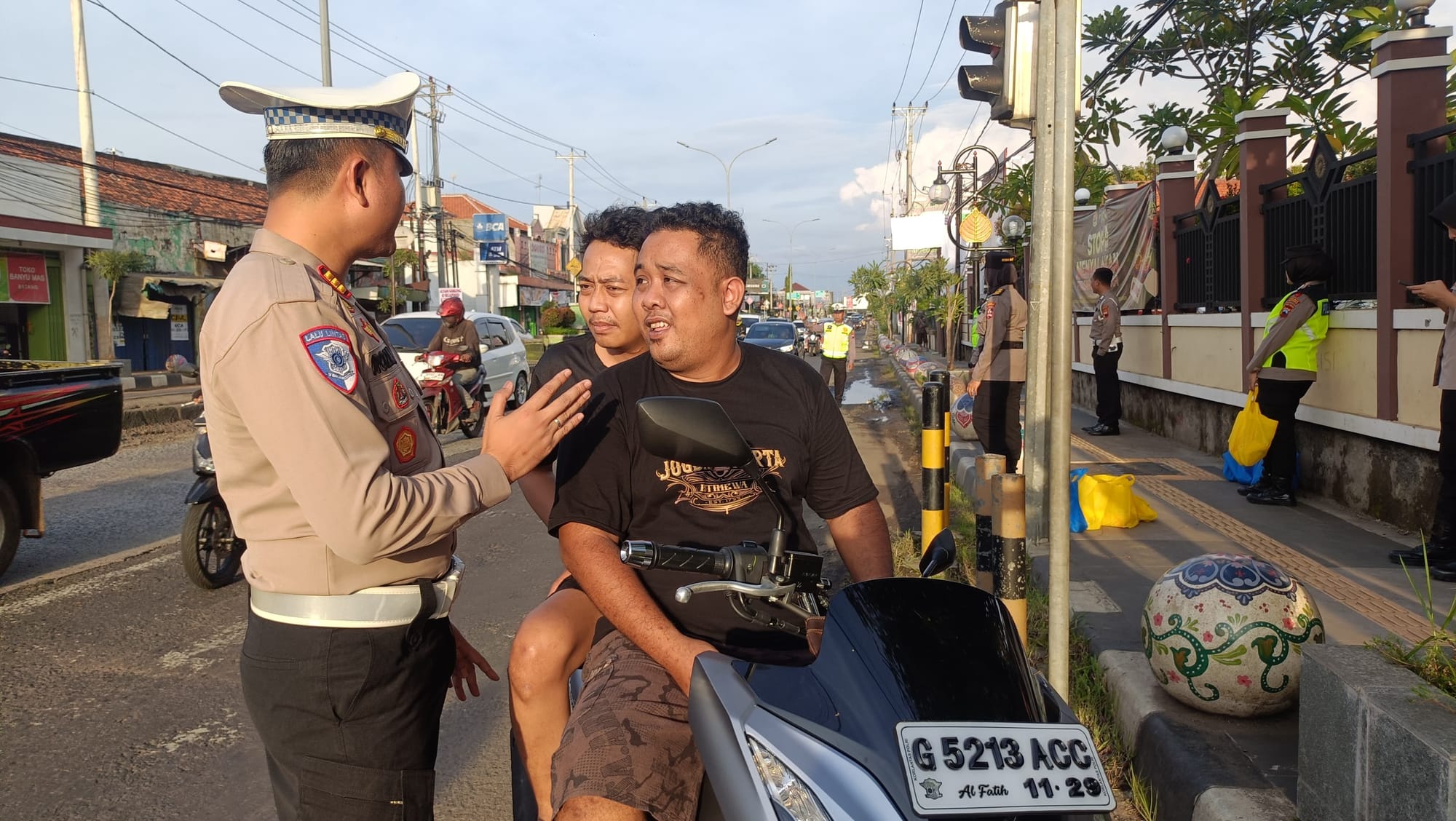 Polisi Humanis di Batang: Alihkan Tilang dengan Edukasi Kreatif bagi Pelanggar