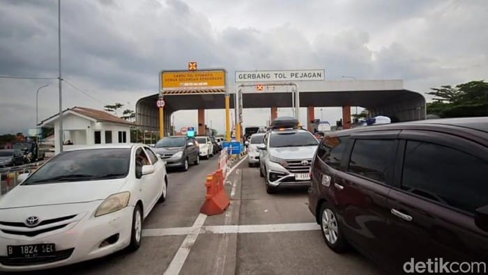 Lonjakan Pemudik, Kendaraan Masuk Jateng via Tol Bisa Tembus 90 Ribu