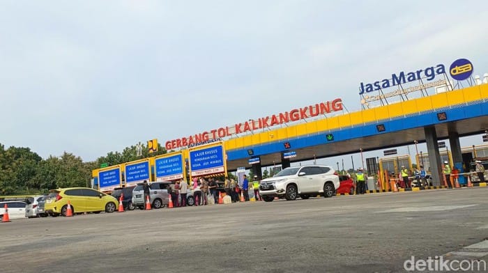 Arus Kendaraan di Tol Kalikangkung Semarang Naik 30%