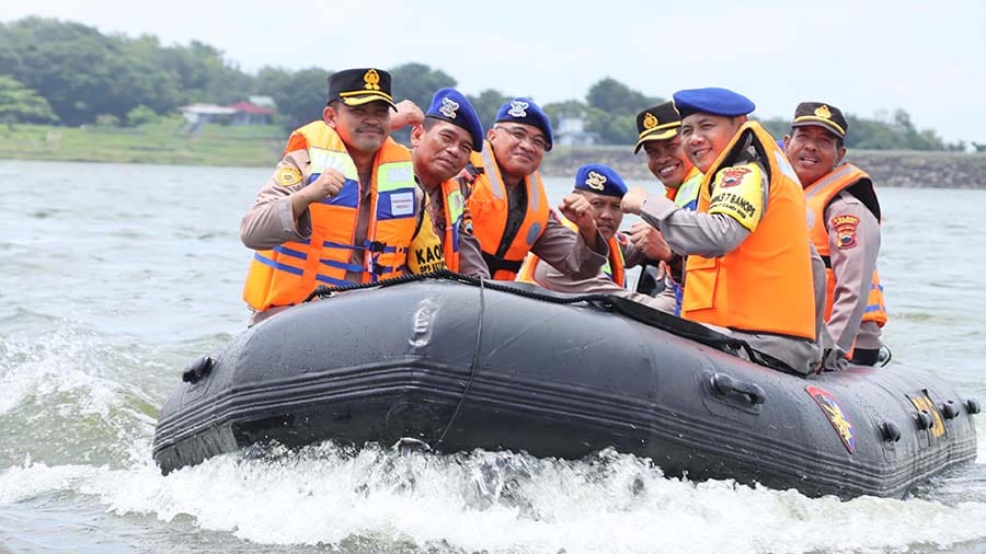 Perkuat Kesiapsiagaan, Polres Grobogan Dapat Bantuan Perahu Karet Menjelang Lebaran