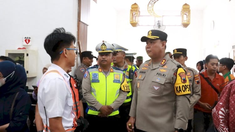 Bawa Banyak Penumpang, Sopir Bus Diminta Waspada oleh Kapolres Blora
