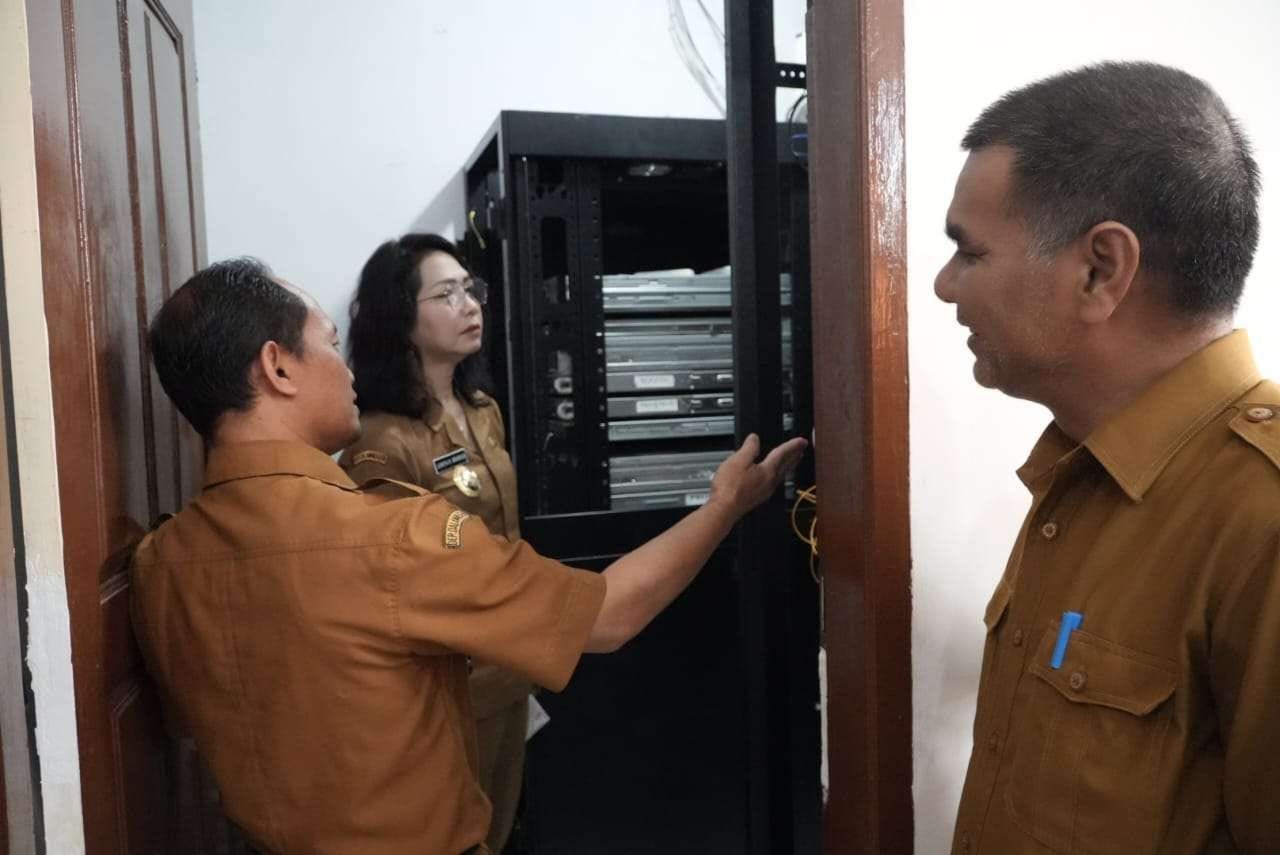 Wabup Humbahas Kunjungi Diskominfo, Dinkes, dan Dinsos dalam Kunker