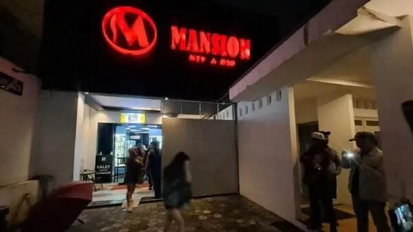 Mangkir Pemeriksaan, Pemilik Mansion Karaoke yang Sediakan Striptis Dipanggil Ulang