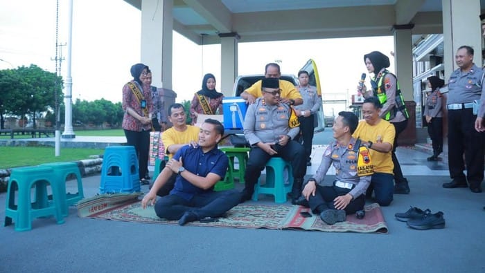 Mobil Ayem Polres Klaten Hadir Beri Relaksasi Gratis bagi Pemudik