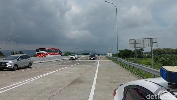 One Way di Tol Semarang-Batang Ditunda hingga Pukul 15.00 WIB, Ini Alasannya