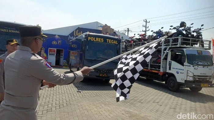 Valet Ride Polda Jateng Resmi Beroperasi, Antar Pemudik Motor dari Brebes ke Semarang