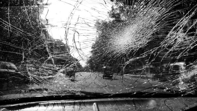 Tragedi di Tol Pekalongan: Adu Banteng Bus dan BRV Tewaskan 2 Orang