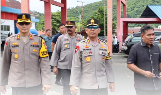 Kapolda Maluku Utara Tinjau Pos Pelayanan Mudik Lebaran 2025 di Tidore, Tekankan Keselamatan Transportasi Laut
