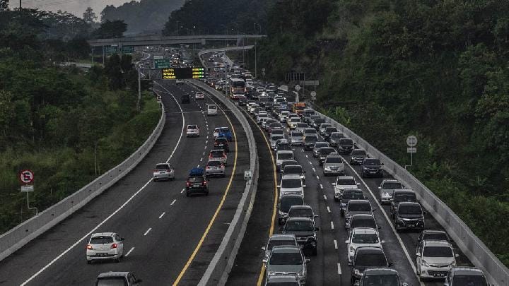 Arus Balik Padat, Polisi Terapkan Sistem Buka Tutup di Jalur Pantura