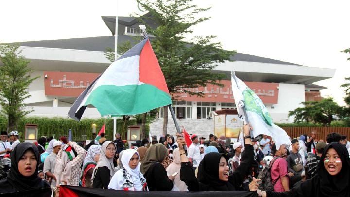 Ribuan Warga Semarang Gelar Konvoi Bela Palestina