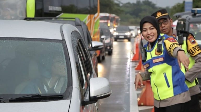 Polres Semarang Antisipasi Lonjakan Arus Balik dengan Buka Tutup Rest Area