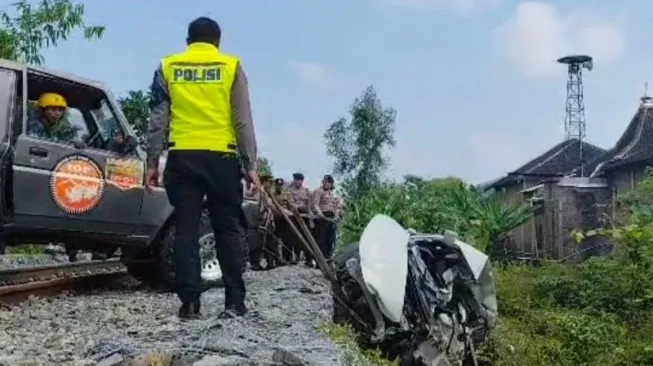 PT KAI Tindaklanjuti Laka Maut KA Batara Kresna, Perlintasan Dibersihkan dan Dibenahi