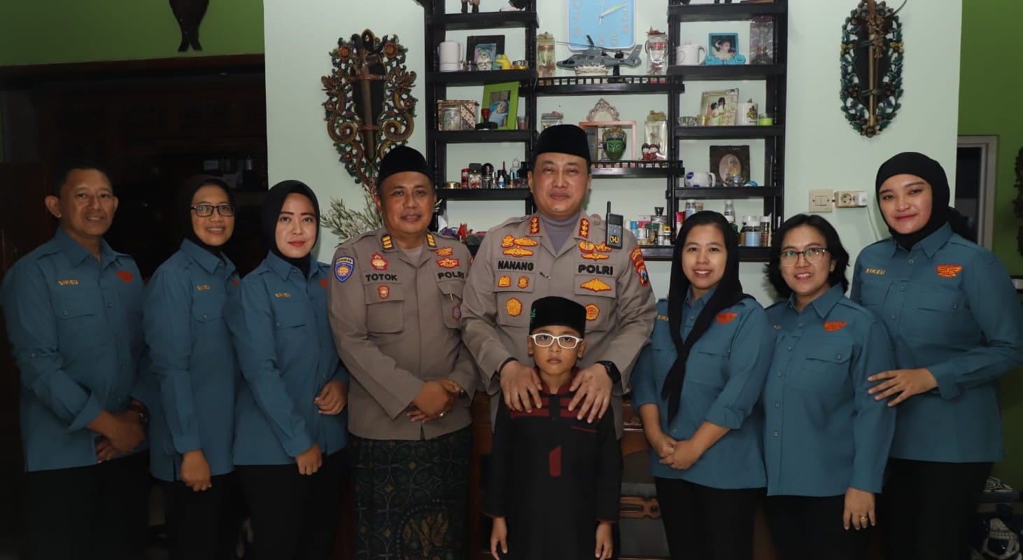 Kebersamaan dan Kepedulian: Halal Bihalal Kapolresta Malang Kota Disertai Santunan Yatim
