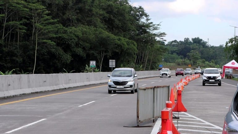 Volume Arus Balik Turun, Rekayasa Satu Arah di Tol Semarang Dihentikan