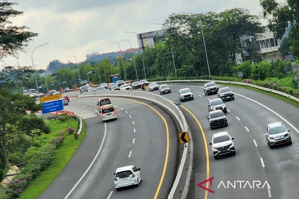 Polisi: Pemudik Lokal Padati Tol di Jawa Tengah