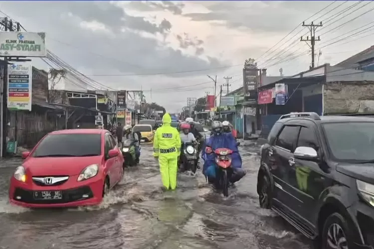 One Way Nasional dan Lokal Diterapkan, Arus Balik di Brebes Ramai Lancar