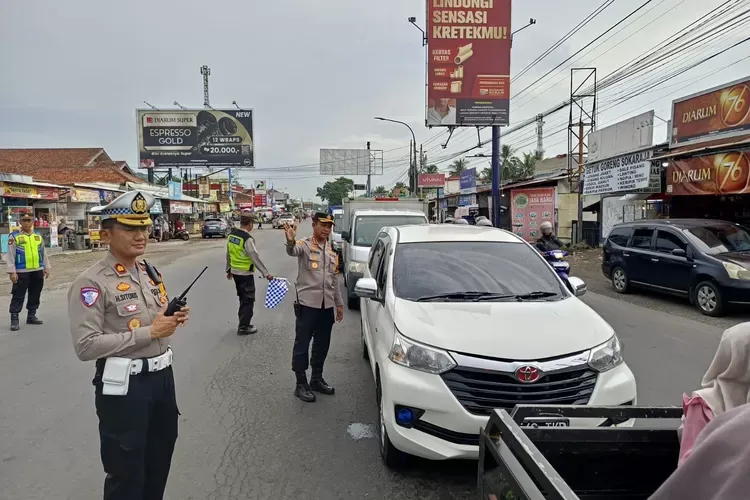 Polresta Banyumas Pantau Langsung Arus Balik di Jalur Selatan