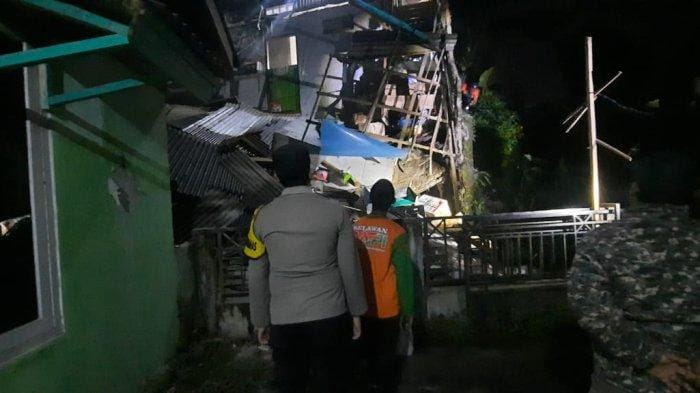 Rumah di Mlipak Wonosobo Diterjang Longsor, Penghuni Terkejut Dengar Suara Gemuruh