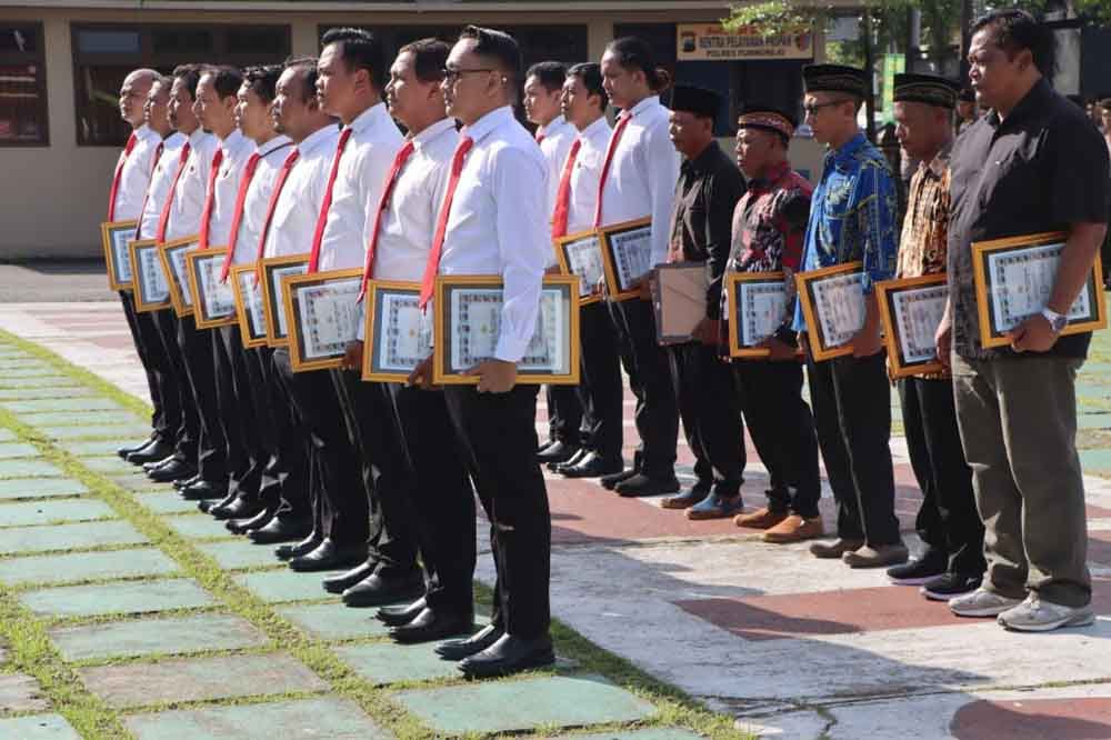 Kapolres Purworejo Apresiasi Anggota yang Ungkap Peredaran Sabu-sabu dan Warga Penyelamat Korban Hanyut