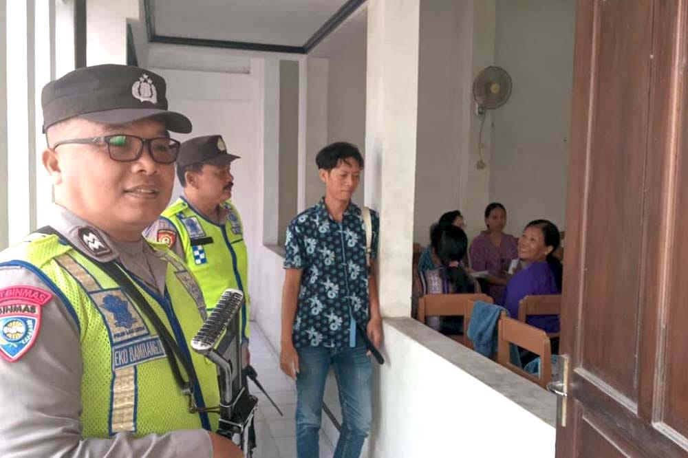 Polres Grobogan Gelar Pengamanan Ibadah Minggu di Gereja-gereja
