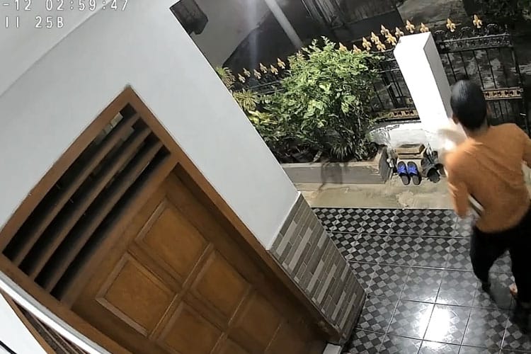 Komplotan Maling di Malang Gasak Sepatu Branded, Aksi Terekam CCTV