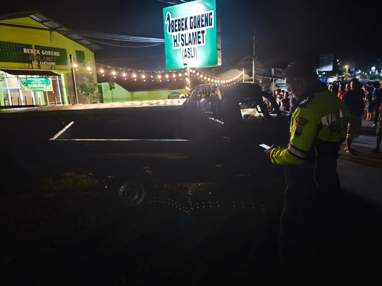 Tragedi Kecelakaan di Cilacap, Pikap Hantam Truk Parkir, Satu Korban Jiwa