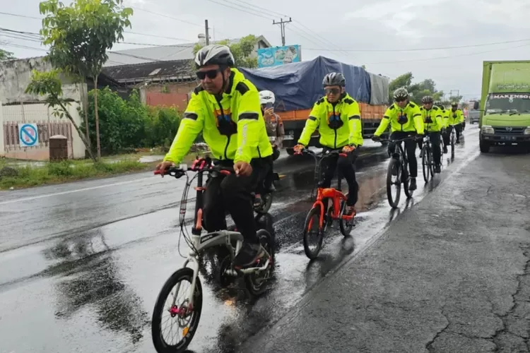 Kapolres Klaten Lakukan Patroli Bersepeda untuk Tingkatkan Keamanan