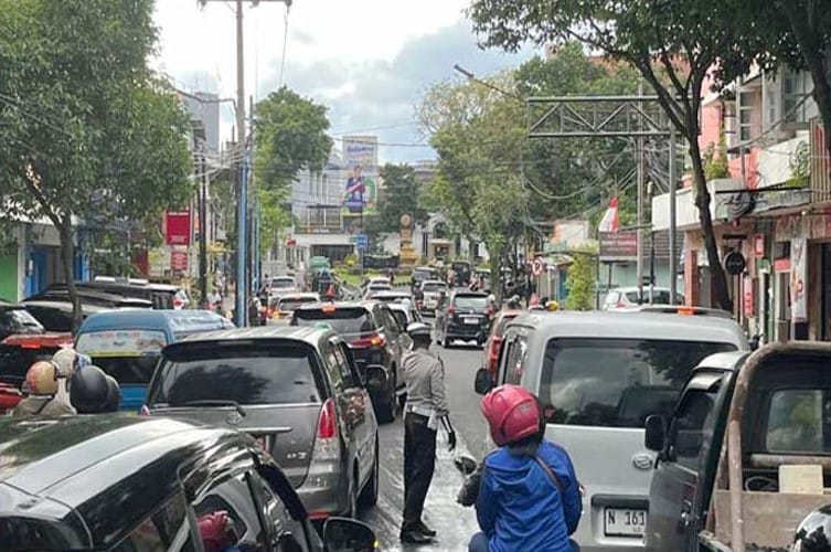 Libur Lebaran 2025: Prediksi Lalu Lintas Padat di Malang dan Cara Menghindarinya