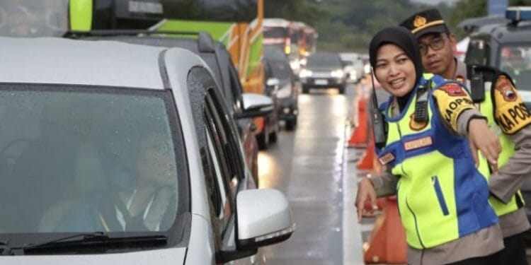 Volume Arus Balik Meningkat, Polres Semarang Terapkan Sistem Buka Tutup Rest Area