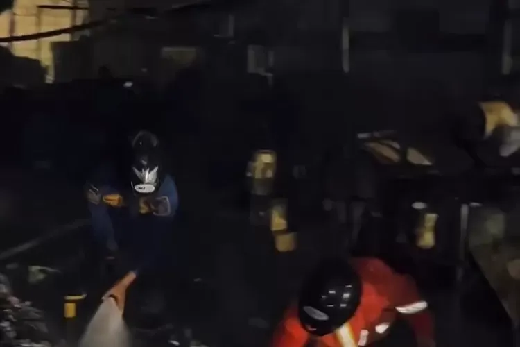 Kebakaran Pabrik Gasbol di Wanalaya, Konsleting Listrik Jadi Pemicu