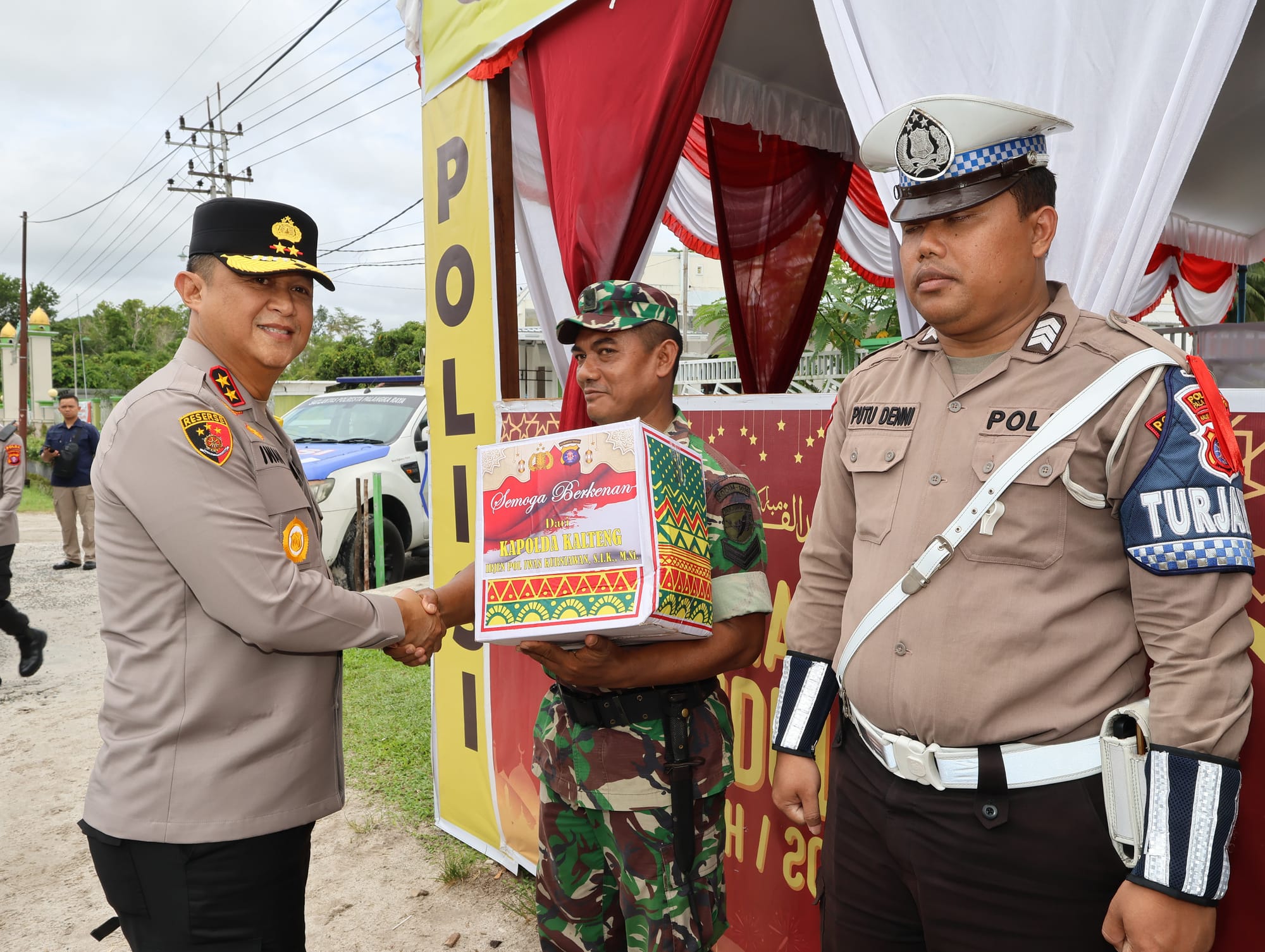Kapolda Kalteng Tinjau Pos Pengamanan, Pastikan Arus Balik Lebaran Aman dan Lancar