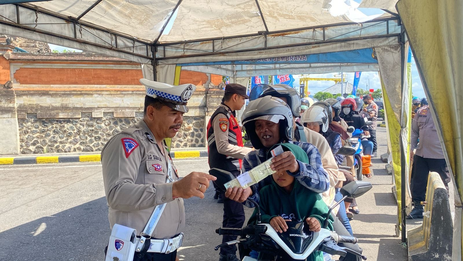 Cegah Gangguan Keamanan, Polres Jembrana Gelar Pemeriksaan di Pintu Masuk Bali