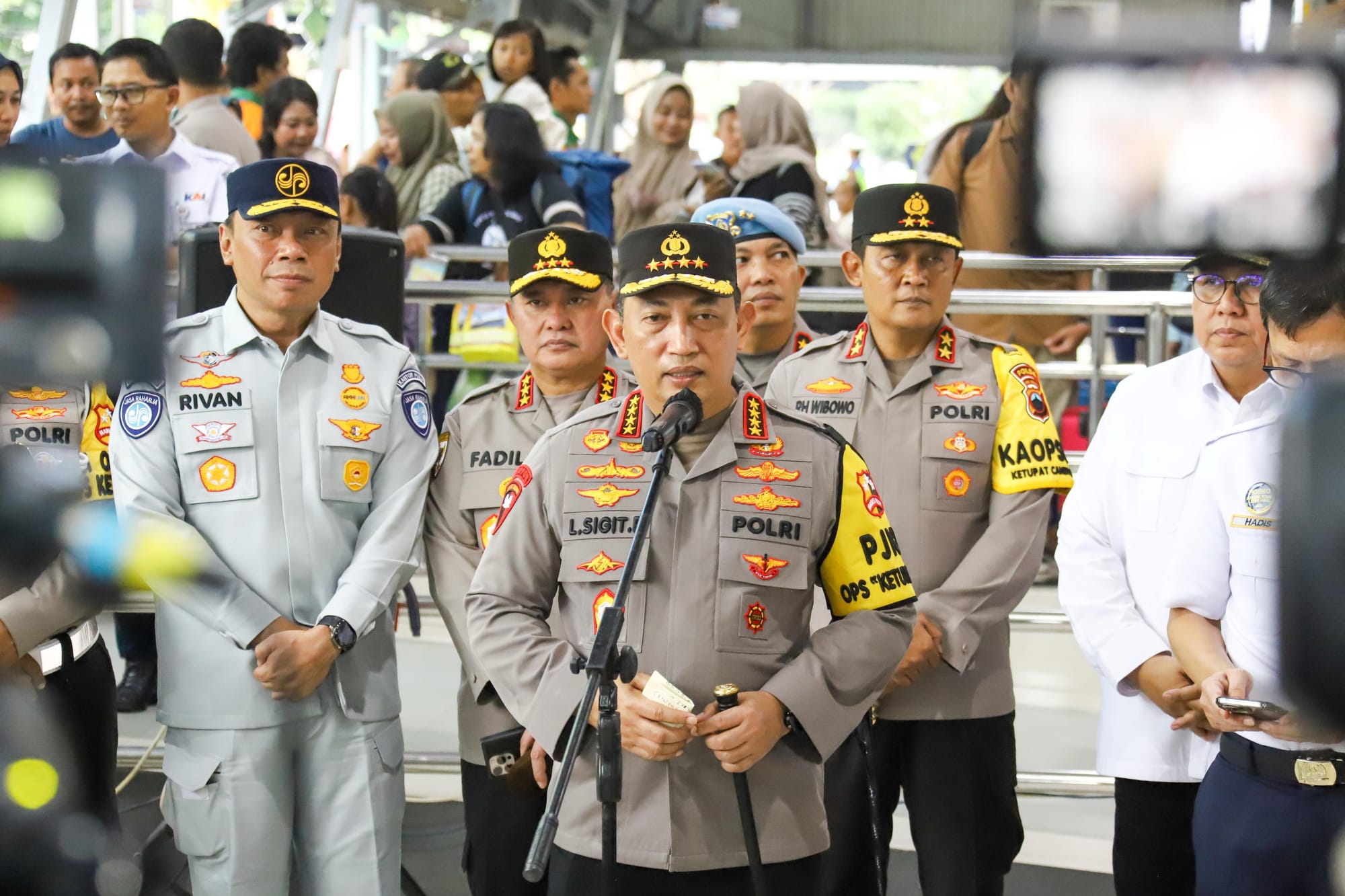 Cek Arus Balik, Kapolri Kunjungi Stasiun Semarang Tawang