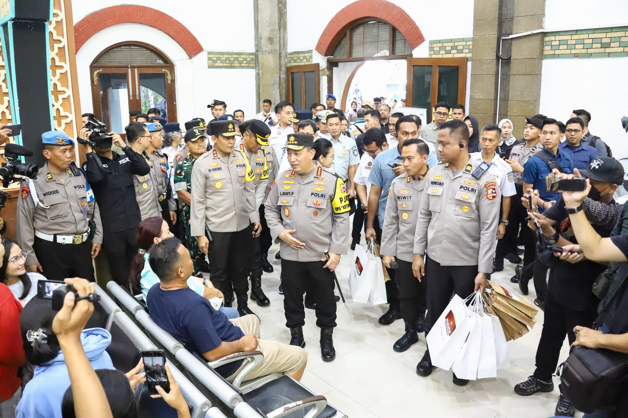 Warga Semarang Pilih Naik KA Saat Arus Balik, Kapolri Ungkap Alasannya