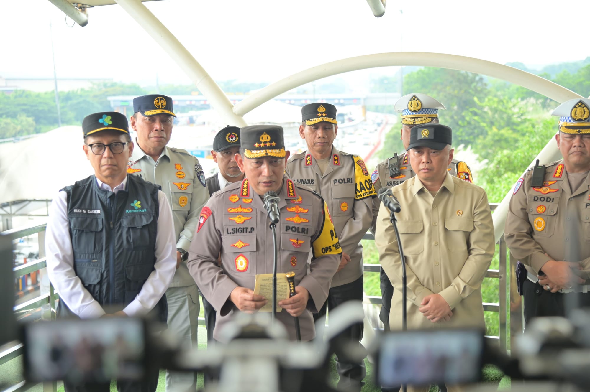 Kapolri Cek Kondisi Arus Balik Lebaran di Jalur Tol Cikatama